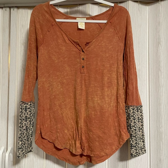 love on tap long sleeve tee - Picture 1 of 7